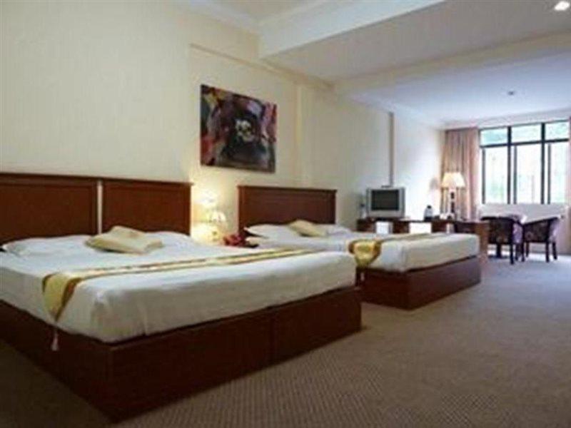 Hotel Titiwangsa Бринчанг Екстер'єр фото